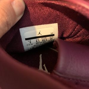 Women Jordan’s plum color only wore 1 time